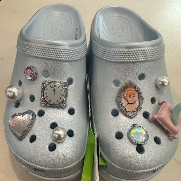 2025 Disney Parks Cinderella 75th Anniversary Platform Heels Crocs M4/W6 NWT! - Picture 1 of 6